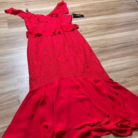 NWT Lulus "Dance of Romance" Red Lace Cold-Shoulder Midi Dress Size S - Picture 3 of 9
